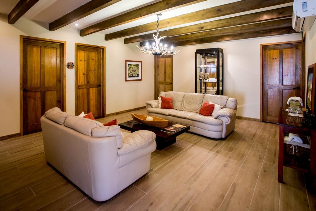 Las Lagunas Boutique Hotel Флорес Экстерьер фото