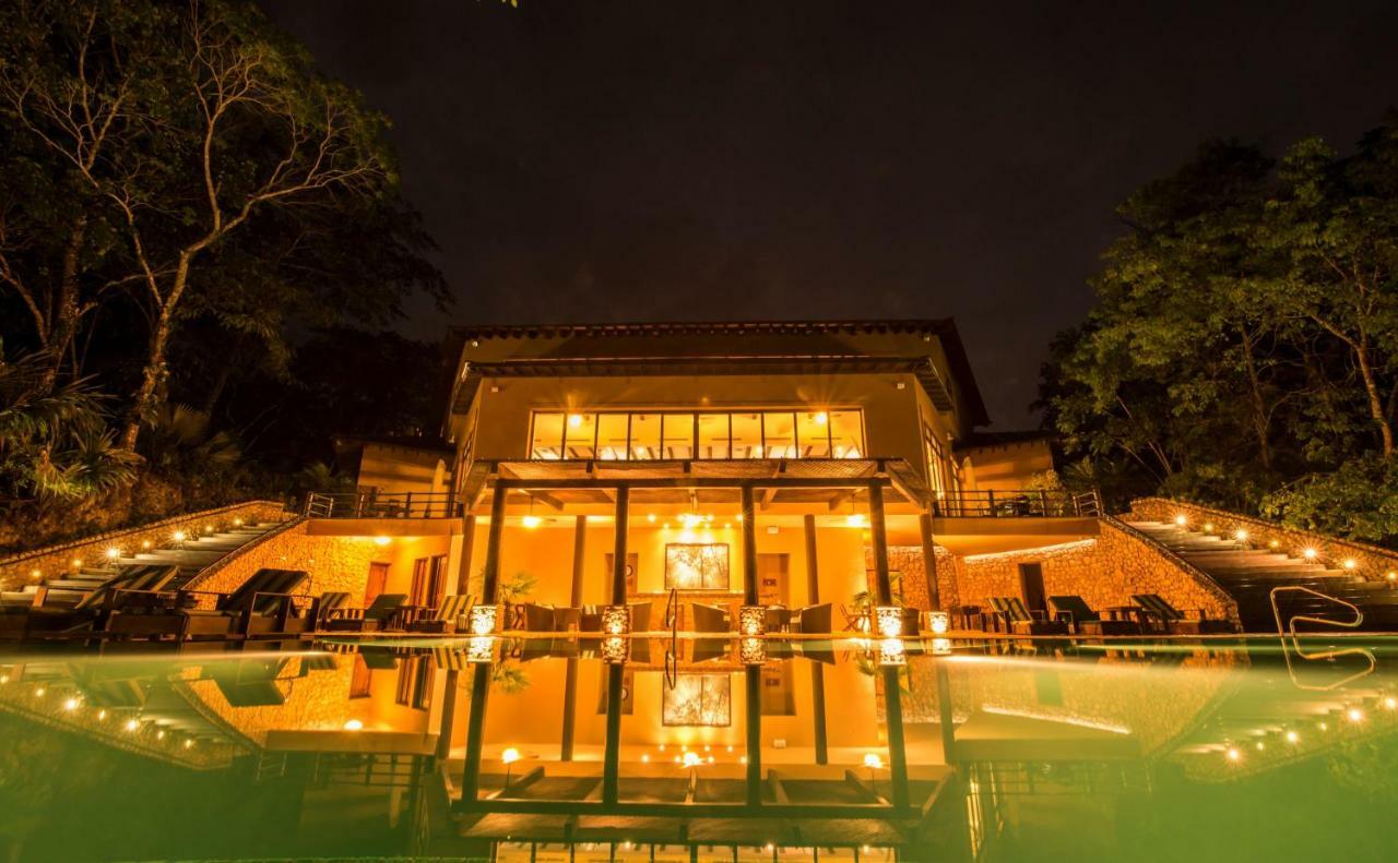 Las Lagunas Boutique Hotel Флорес Экстерьер фото